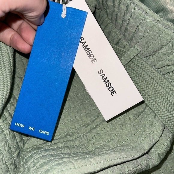 NWT SAMSOE SAMSOE Ember Quilted Paper Bag Short in Vineyard Green, Size Medium - Picture 8 of 11